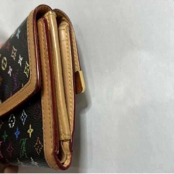 Authentic Louis Vuitton Murakami Black Multicolor Compact
Leather Wallet - Picture 4 of 14